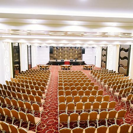 Alpha Hotel Pekanbaru Dış mekan fotoğraf
