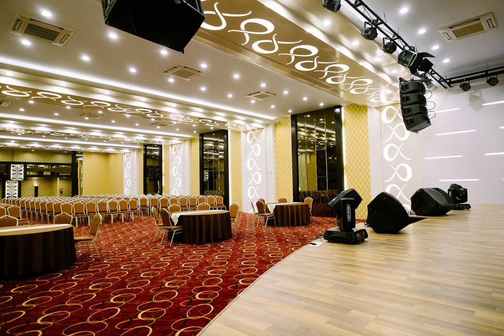 Alpha Hotel Pekanbaru Dış mekan fotoğraf