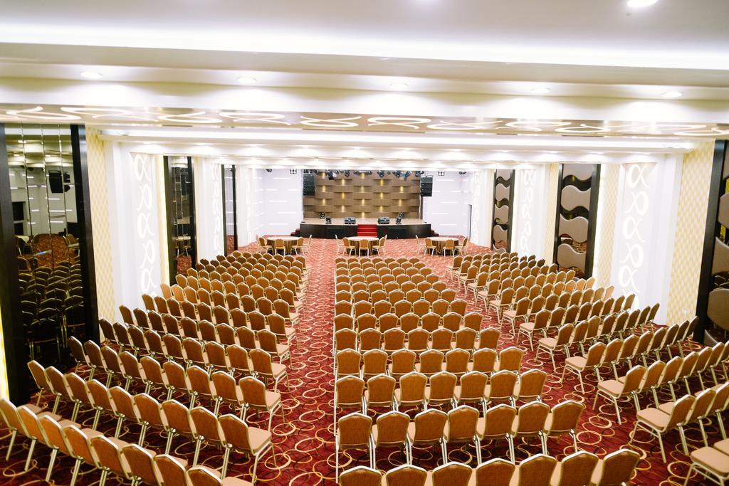 Alpha Hotel Pekanbaru Dış mekan fotoğraf
