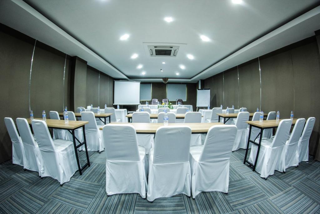 Alpha Hotel Pekanbaru Dış mekan fotoğraf