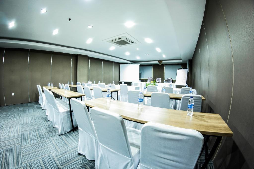 Alpha Hotel Pekanbaru Dış mekan fotoğraf