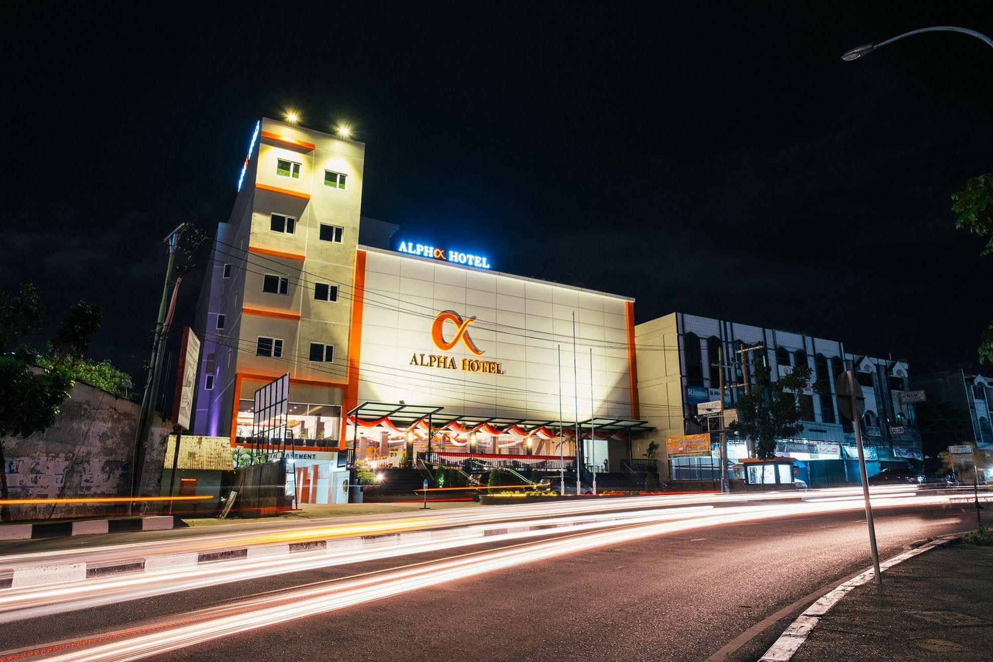 Alpha Hotel Pekanbaru Dış mekan fotoğraf